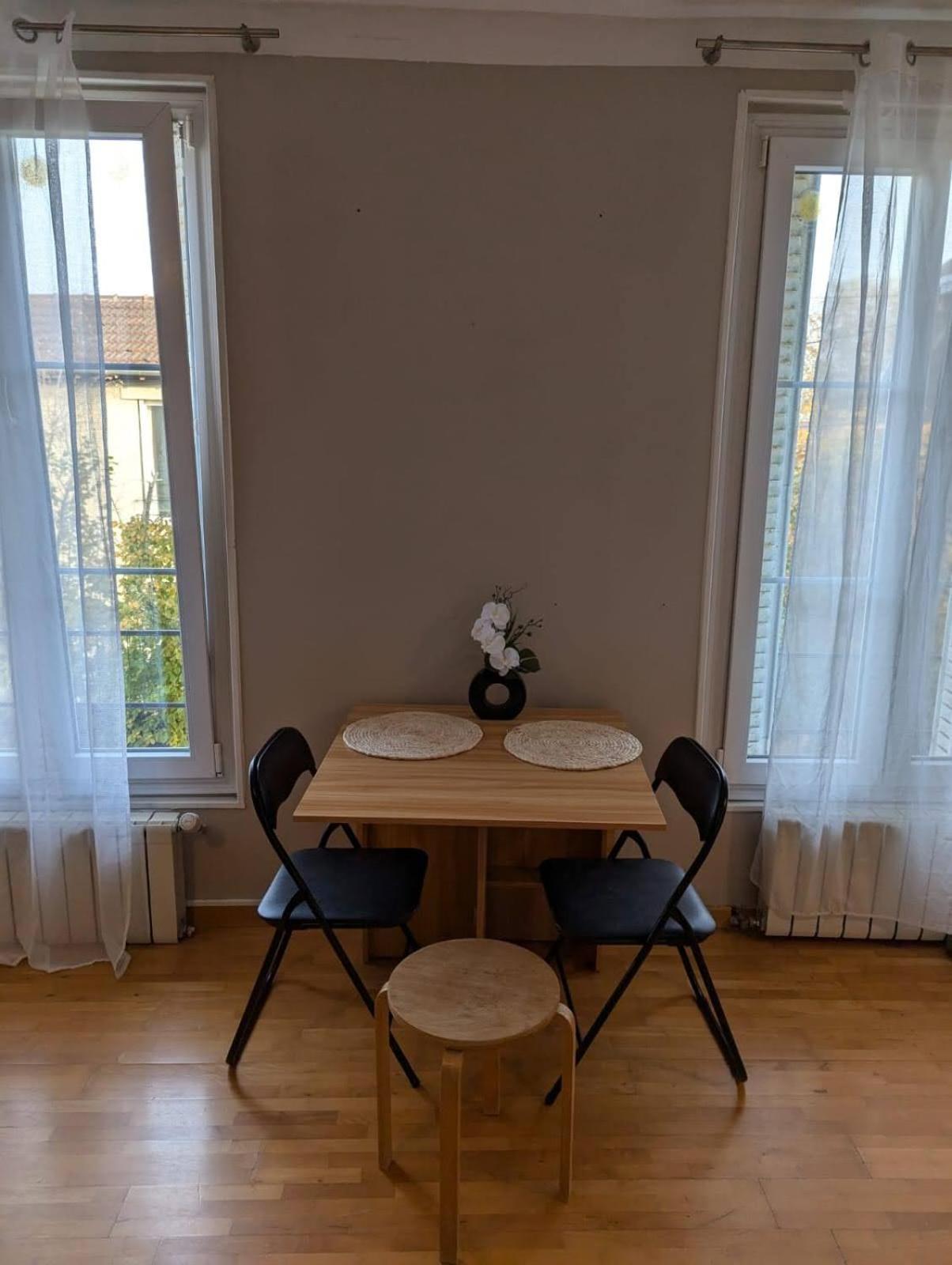 Appartement Avec Jardin Версаль Екстер'єр фото